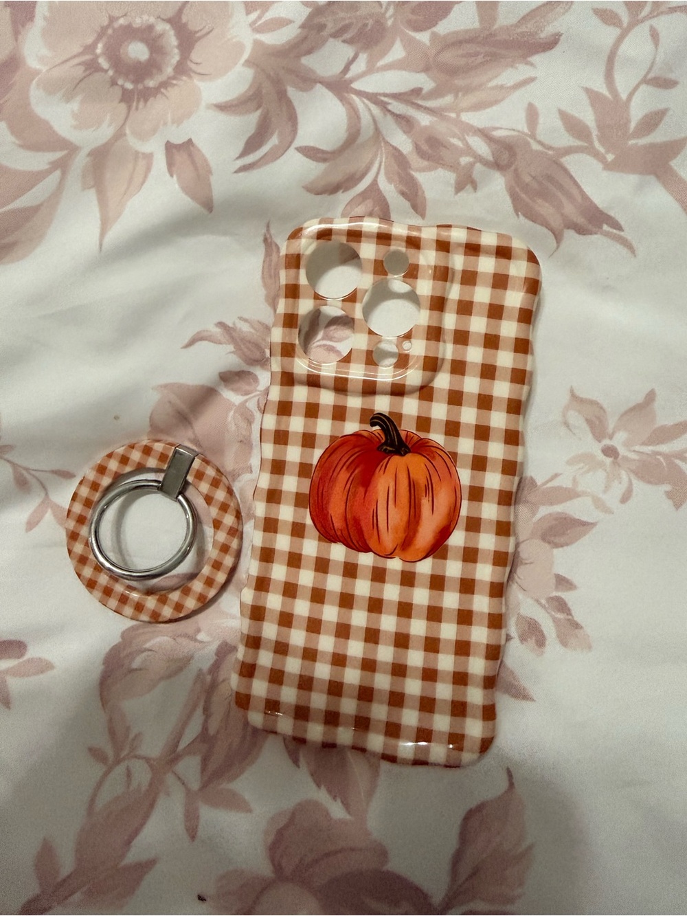 Brown Gingham Pumpkin Phone Case with Matching Ring Holder